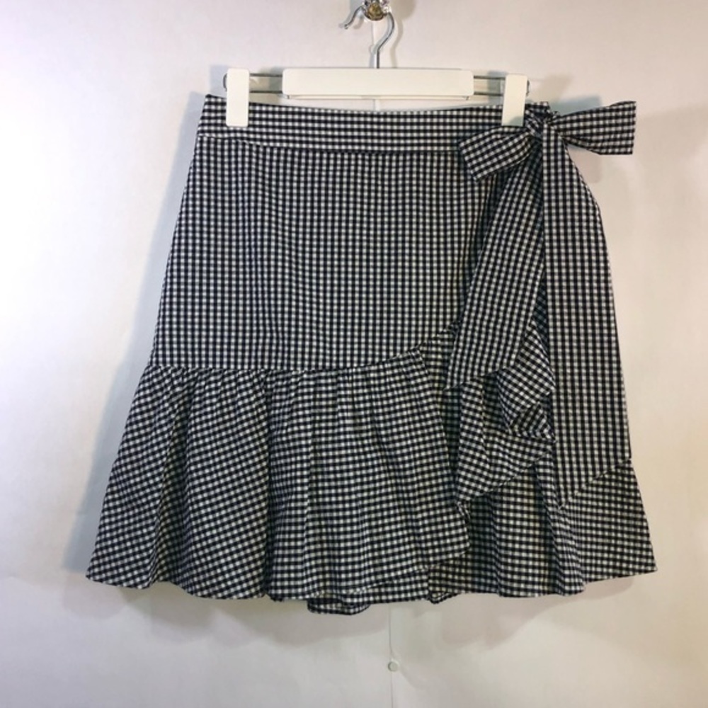 1901 Black & White Fall Gingham Ruffle Wrap Mini Skirt Size 4 - Picture 2 of 15